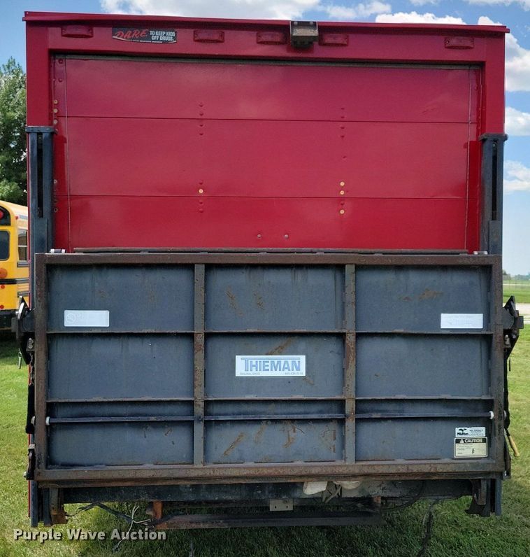 image for item JO9199 1998 GMC Savana 3500 Cargo  box truck