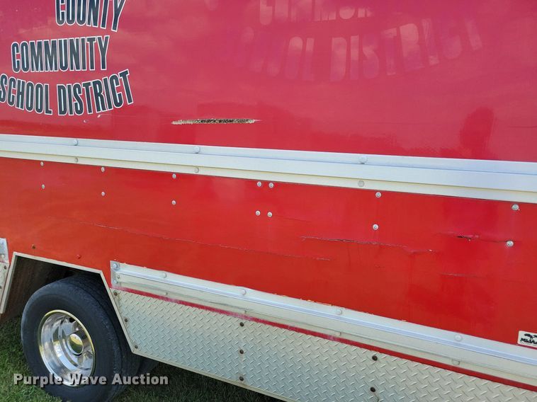 image for item JO9199 1998 GMC Savana 3500 Cargo  box truck