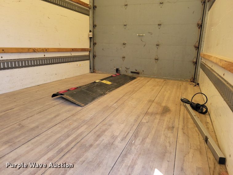 image for item JO9199 1998 GMC Savana 3500 Cargo  box truck