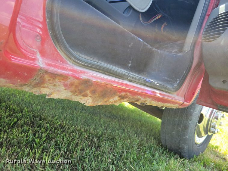 image for item JO9199 1998 GMC Savana 3500 Cargo  box truck