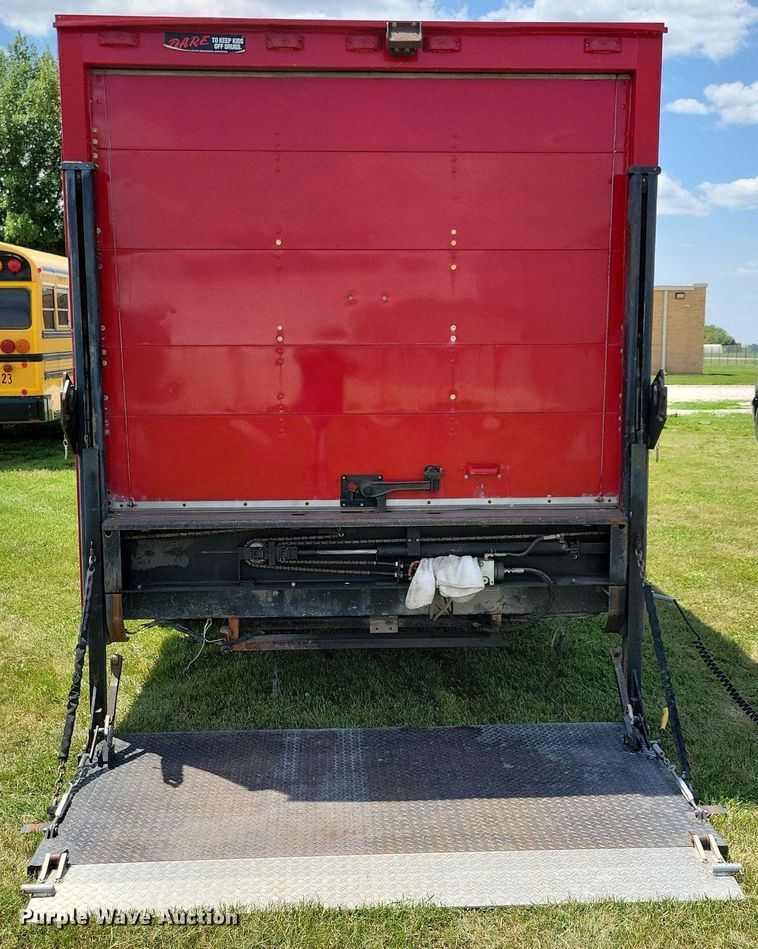 image for item JO9199 1998 GMC Savana 3500 Cargo  box truck