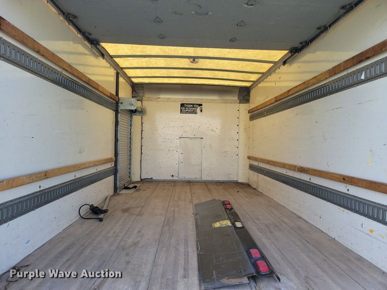 image for item JO9199 1998 GMC Savana 3500 Cargo  box truck