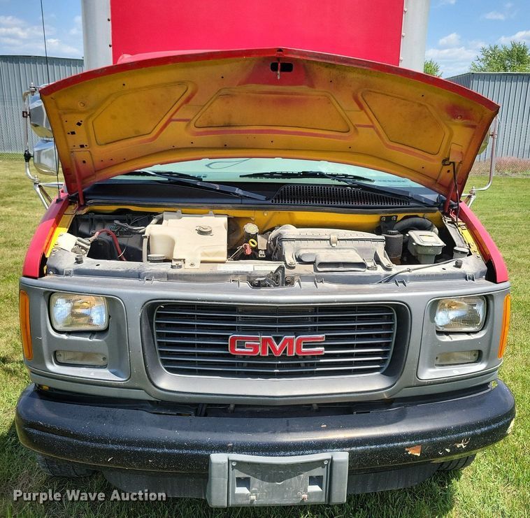 image for item JO9199 1998 GMC Savana 3500 Cargo  box truck