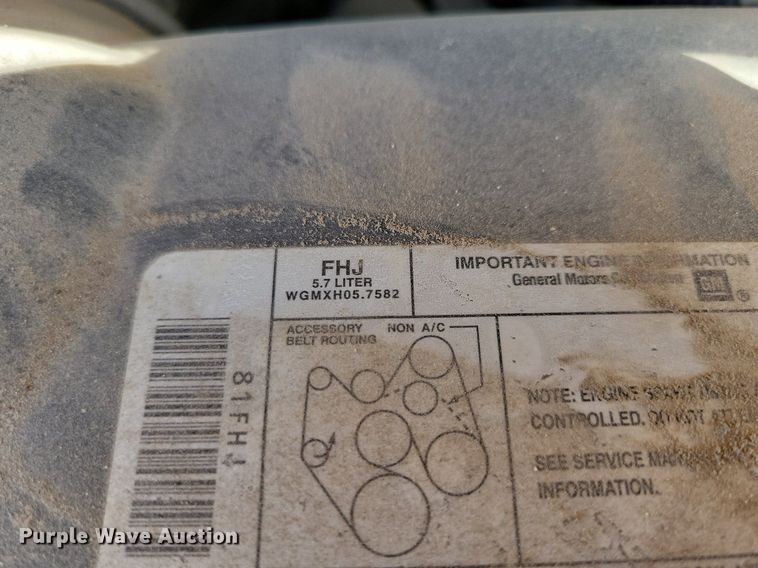 image for item JO9199 1998 GMC Savana 3500 Cargo  box truck