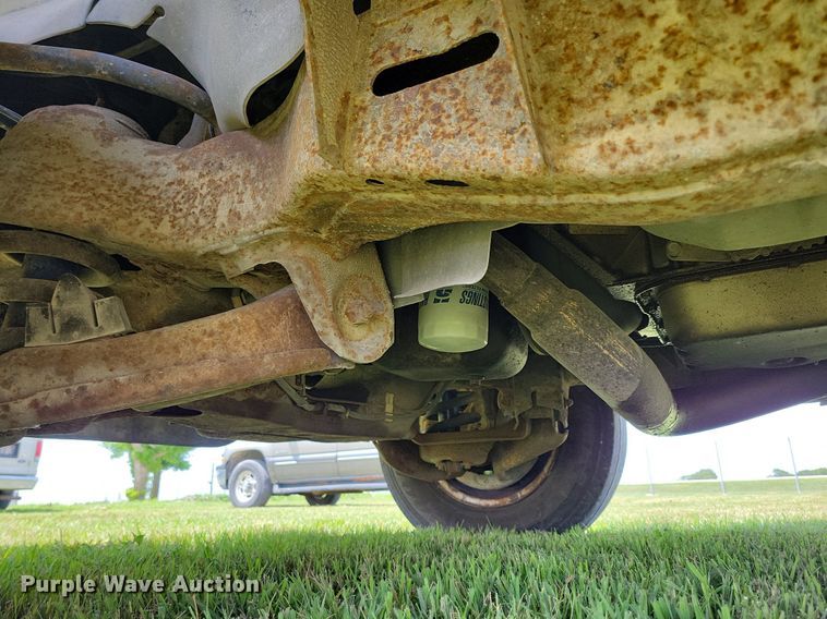 image for item JO9199 1998 GMC Savana 3500 Cargo  box truck