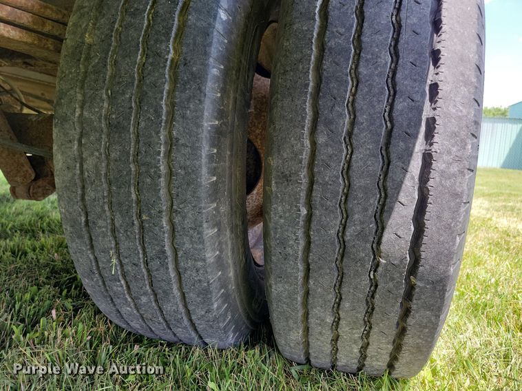 image for item JO9199 1998 GMC Savana 3500 Cargo  box truck