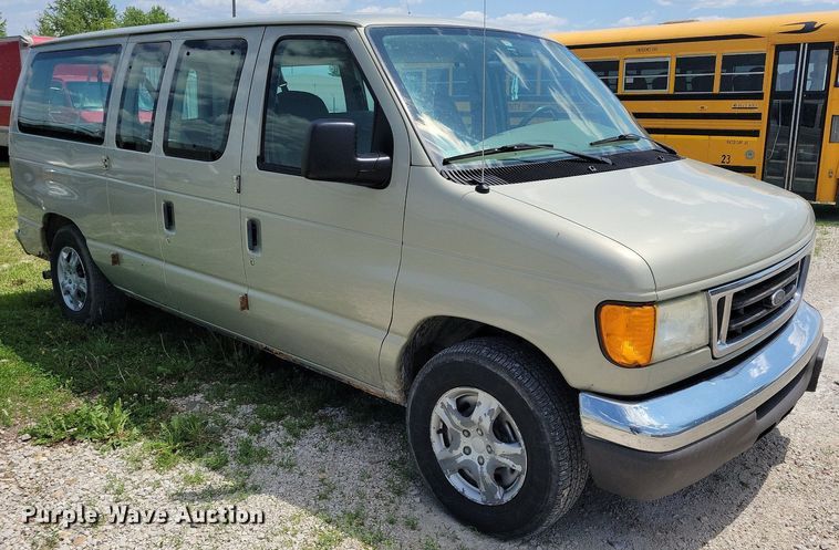 image for item JO9200 2005 Ford E150 XLT  van