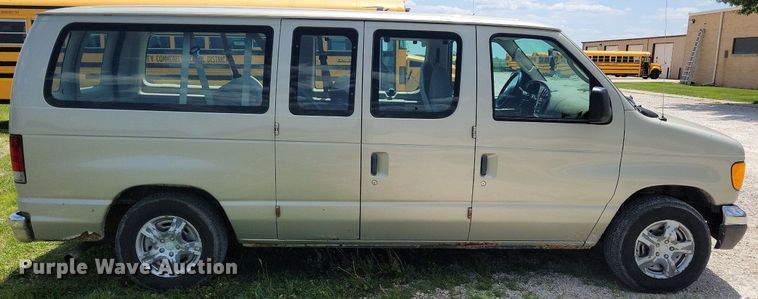 image for item JO9200 2005 Ford E150 XLT  van
