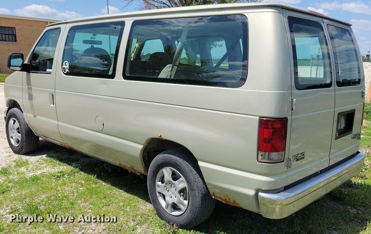 image for item JO9200 2005 Ford E150 XLT  van