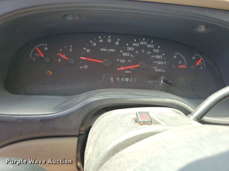 image for item JO9200 2005 Ford E150 XLT  van