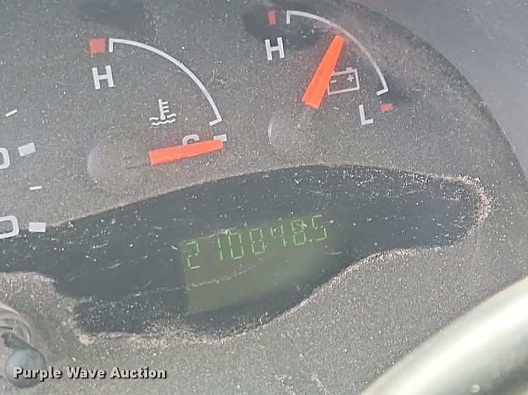 image for item JO9200 2005 Ford E150 XLT  van