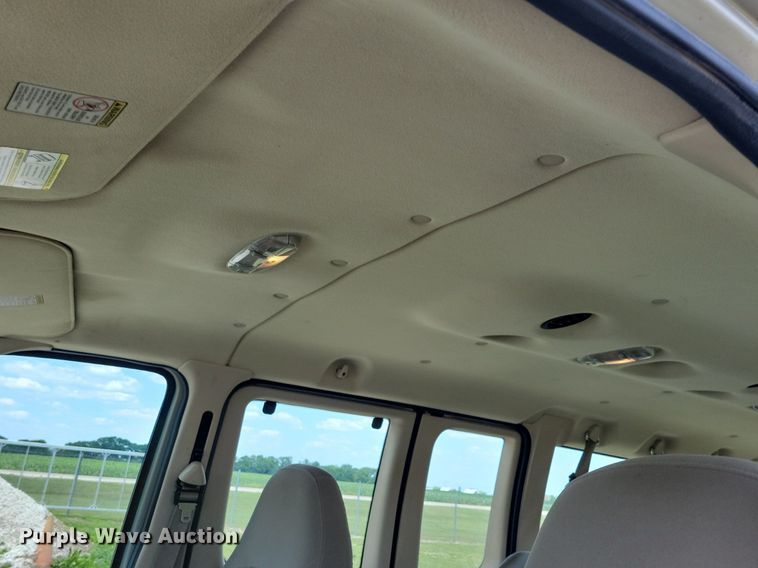 image for item JO9200 2005 Ford E150 XLT  van