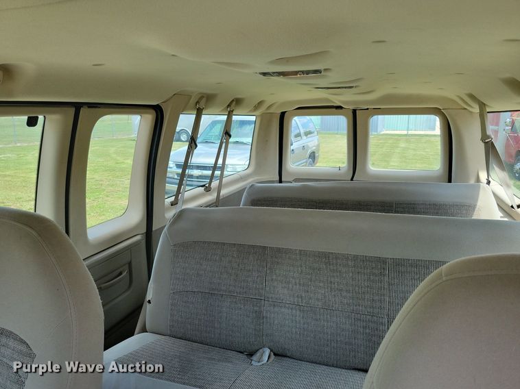 image for item JO9200 2005 Ford E150 XLT  van