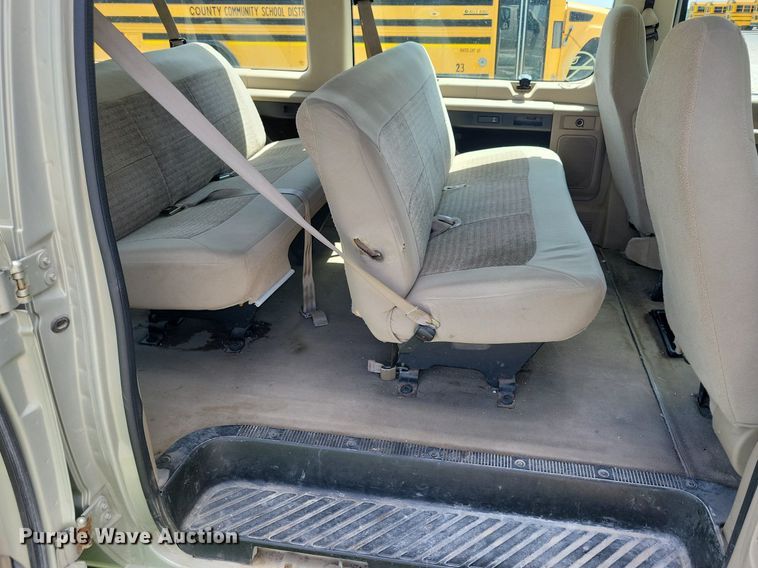 image for item JO9200 2005 Ford E150 XLT  van
