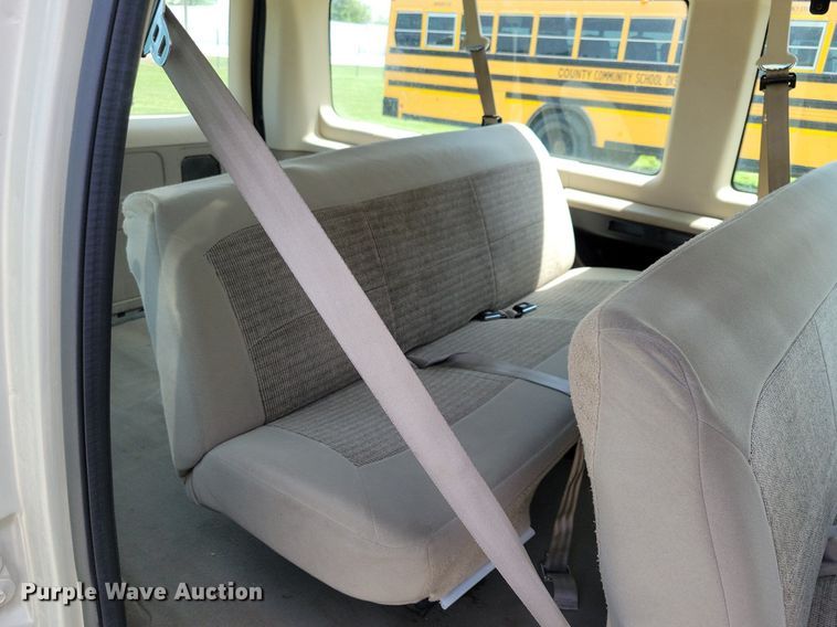 image for item JO9200 2005 Ford E150 XLT  van