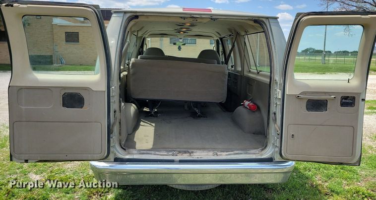 image for item JO9200 2005 Ford E150 XLT  van