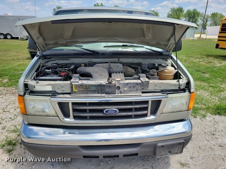 image for item JO9200 2005 Ford E150 XLT  van