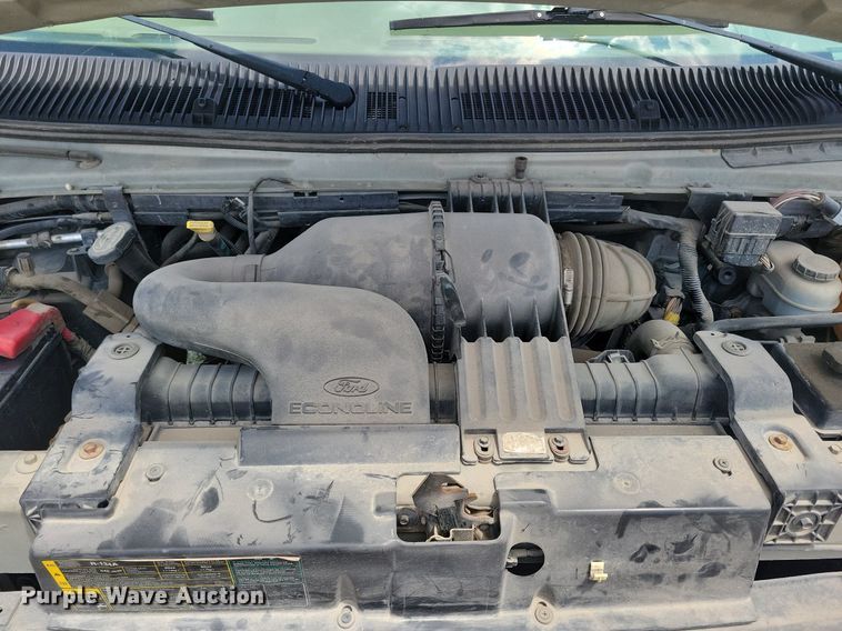 image for item JO9200 2005 Ford E150 XLT  van