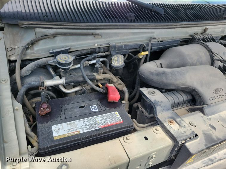 image for item JO9200 2005 Ford E150 XLT  van