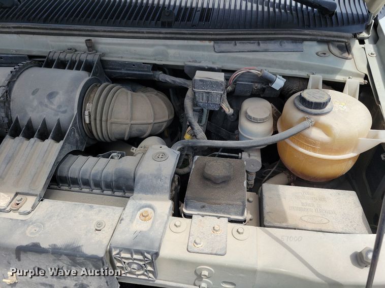 image for item JO9200 2005 Ford E150 XLT  van