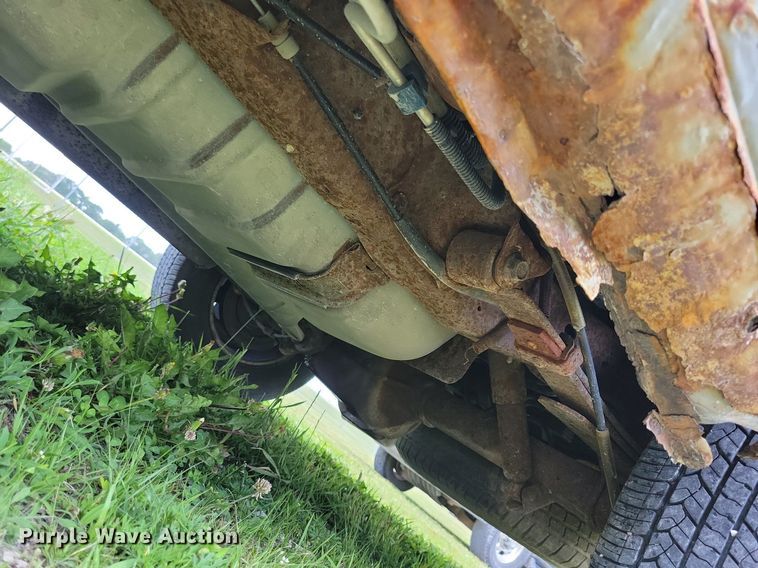 image for item JO9200 2005 Ford E150 XLT  van