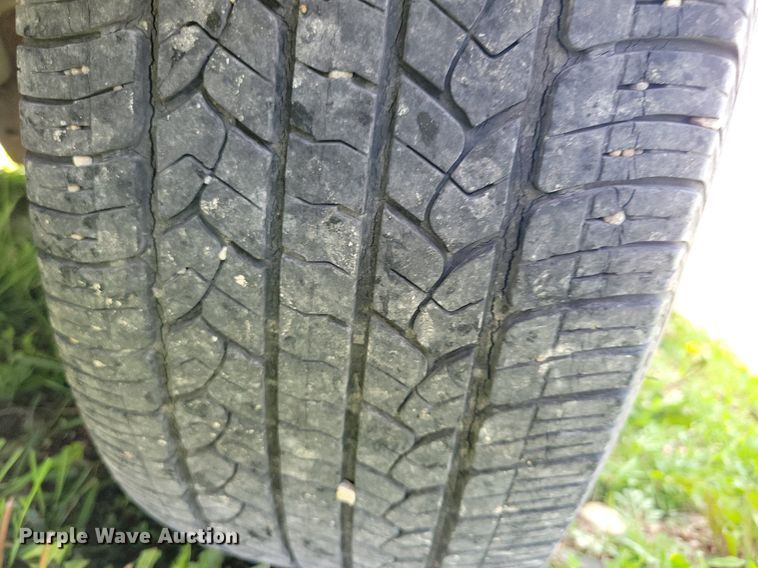 image for item JO9200 2005 Ford E150 XLT  van