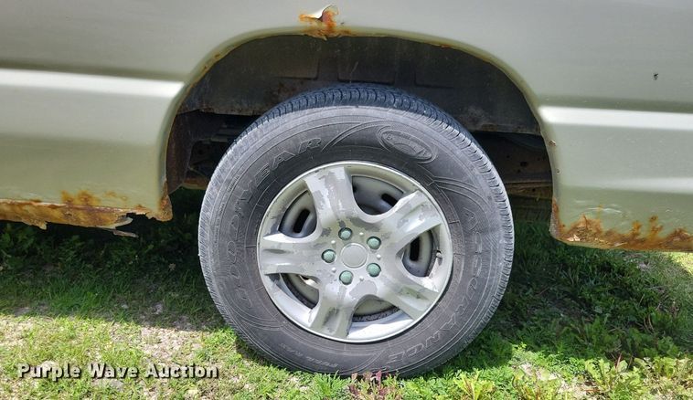 image for item JO9200 2005 Ford E150 XLT  van