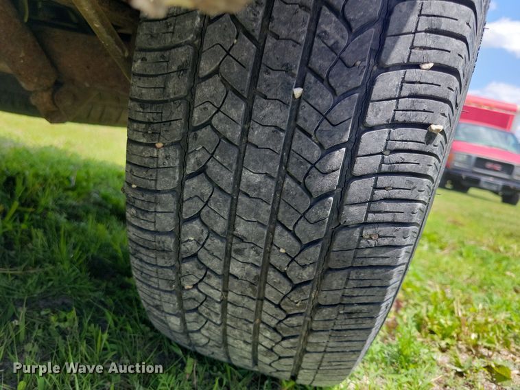 image for item JO9200 2005 Ford E150 XLT  van