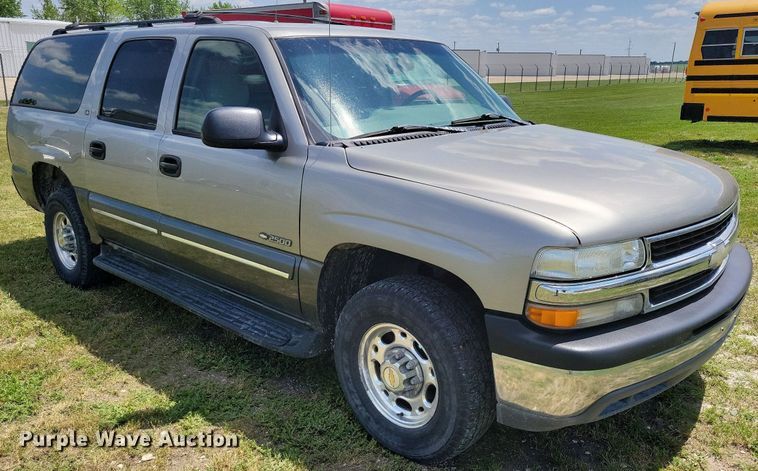 image for item JO9201 2000 Chevrolet Suburban 2500 LS  SUV