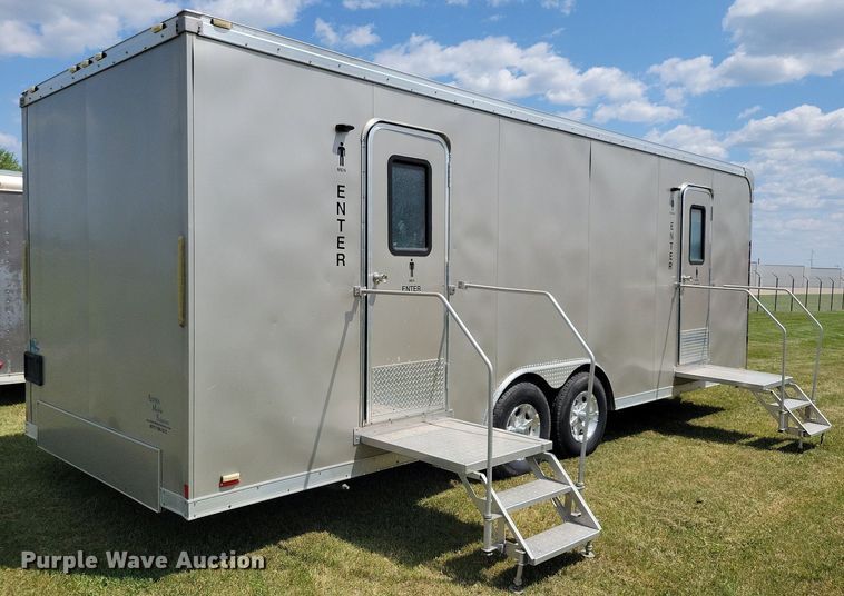image for item JO9202 2010 Forest River  restroom trailer