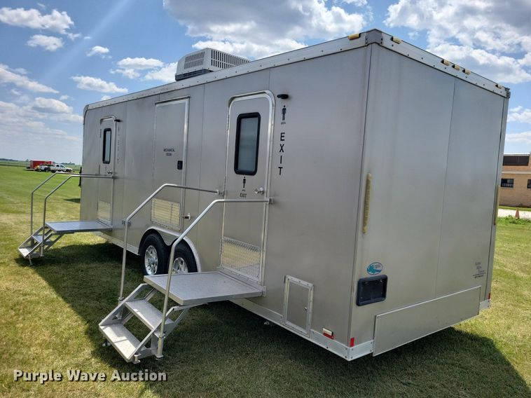 image for item JO9202 2010 Forest River  restroom trailer