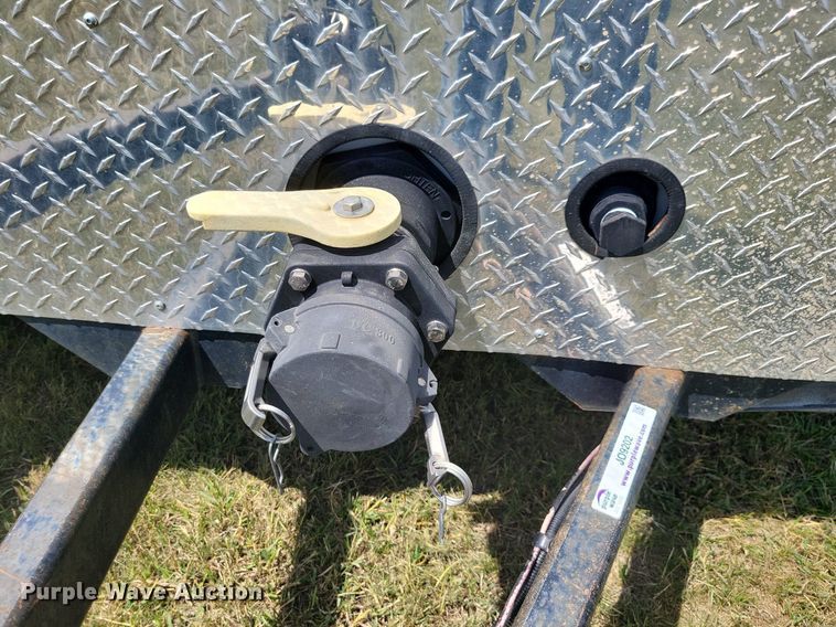 image for item JO9202 2010 Forest River  restroom trailer