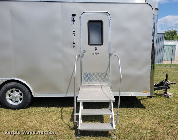 image for item JO9202 2010 Forest River  restroom trailer