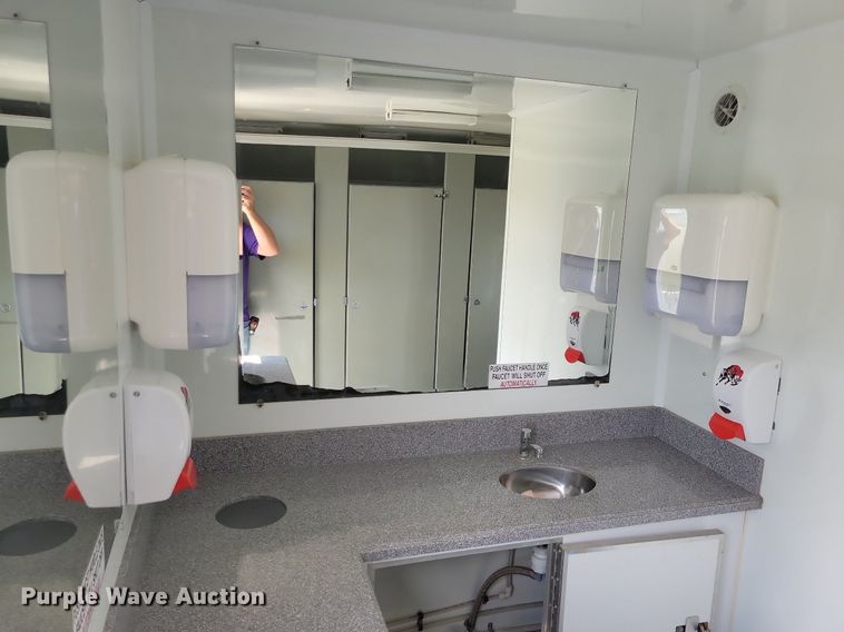 image for item JO9202 2010 Forest River  restroom trailer