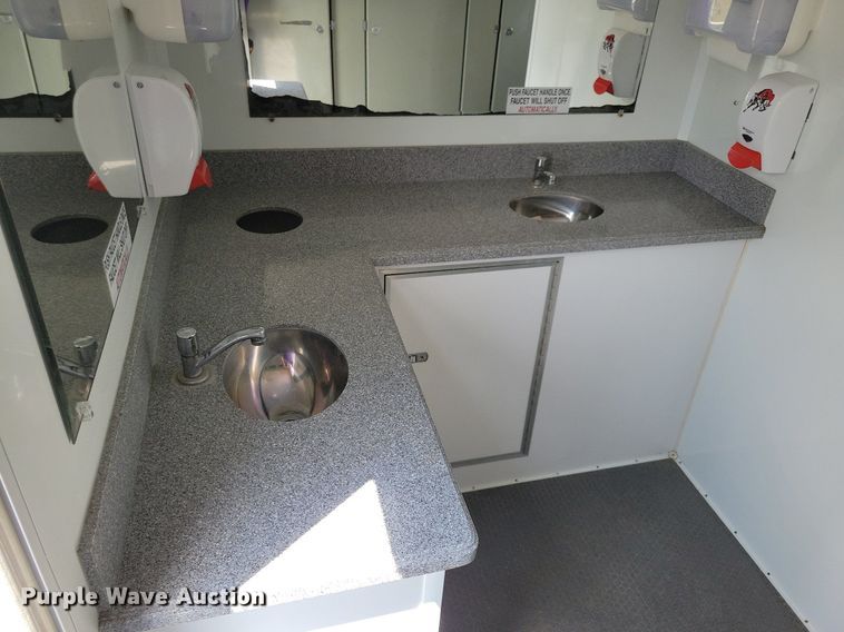 image for item JO9202 2010 Forest River  restroom trailer