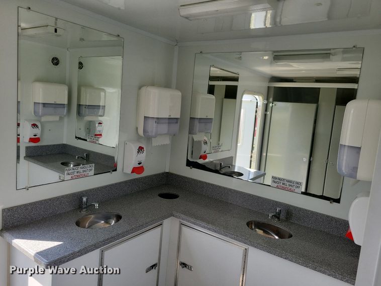 image for item JO9202 2010 Forest River  restroom trailer