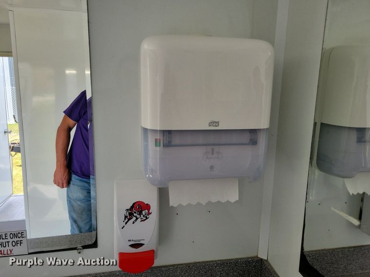 image for item JO9202 2010 Forest River  restroom trailer