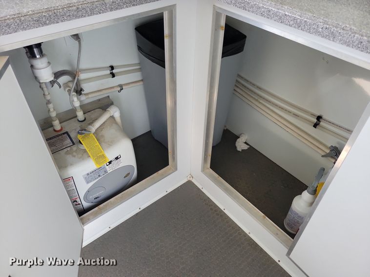 image for item JO9202 2010 Forest River  restroom trailer