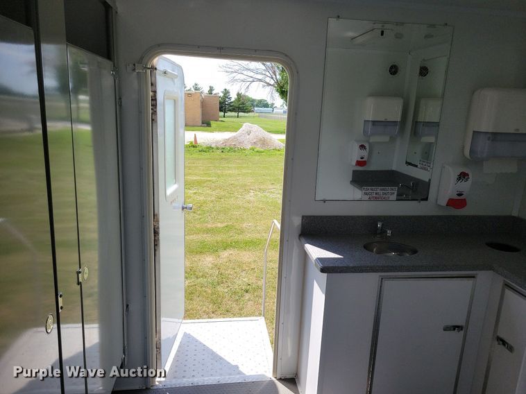 image for item JO9202 2010 Forest River  restroom trailer