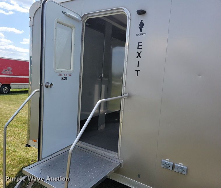 image for item JO9202 2010 Forest River  restroom trailer