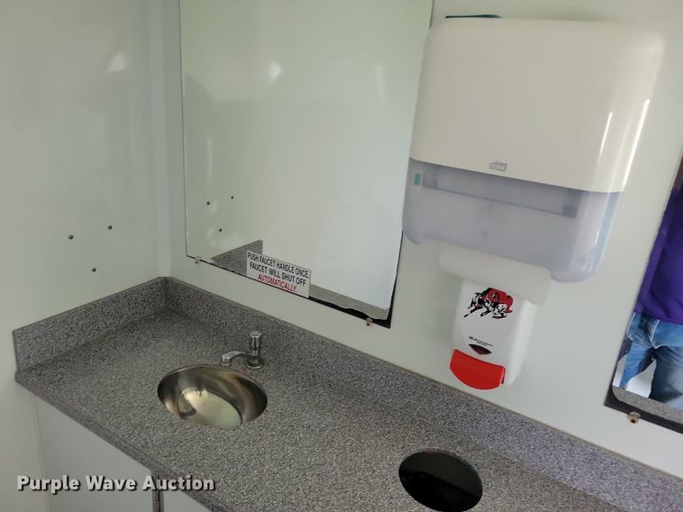 image for item JO9202 2010 Forest River  restroom trailer