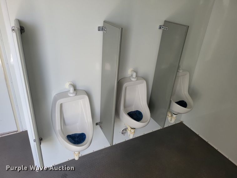 image for item JO9202 2010 Forest River  restroom trailer