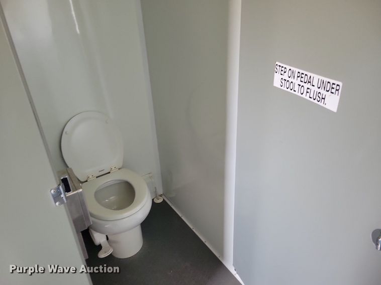 image for item JO9202 2010 Forest River  restroom trailer