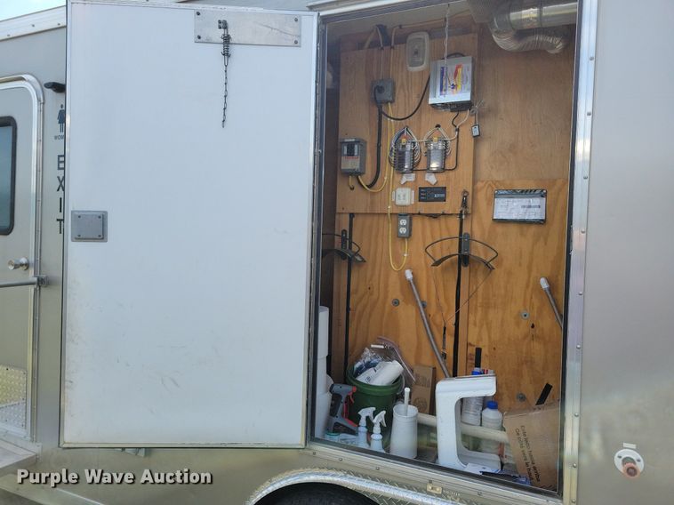 image for item JO9202 2010 Forest River  restroom trailer