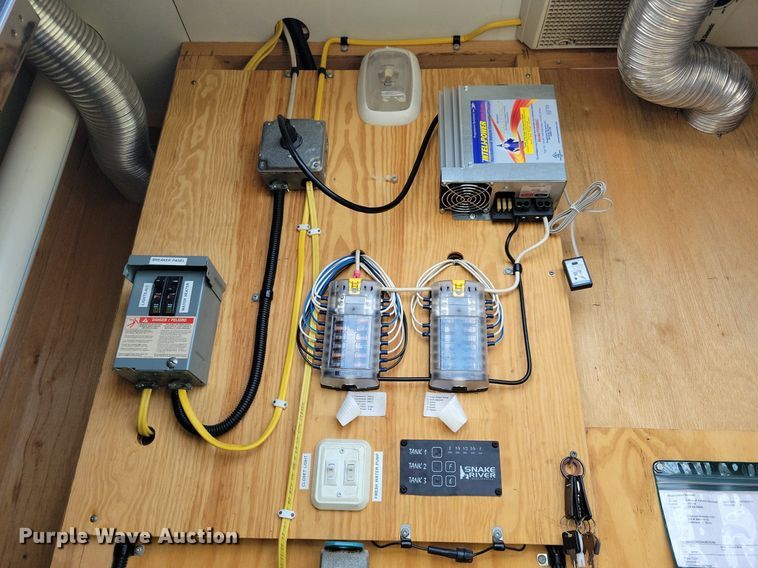 image for item JO9202 2010 Forest River  restroom trailer