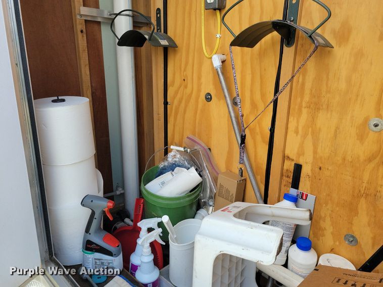 image for item JO9202 2010 Forest River  restroom trailer