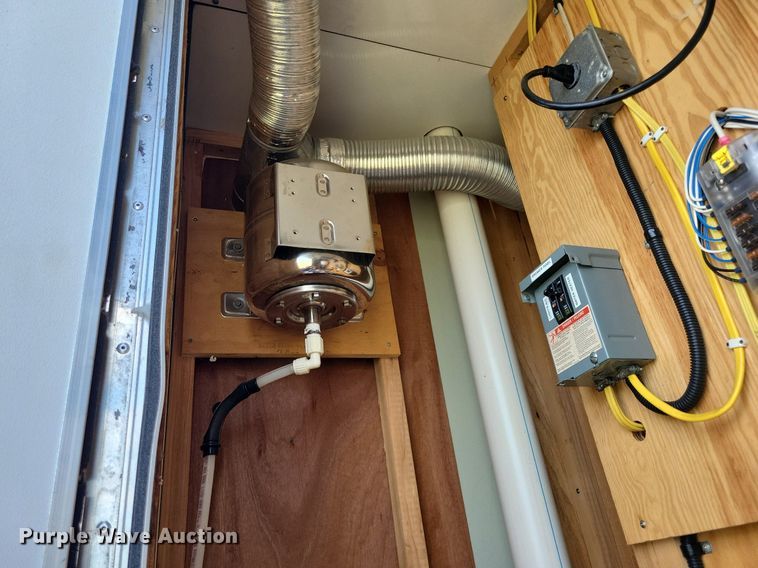 image for item JO9202 2010 Forest River  restroom trailer