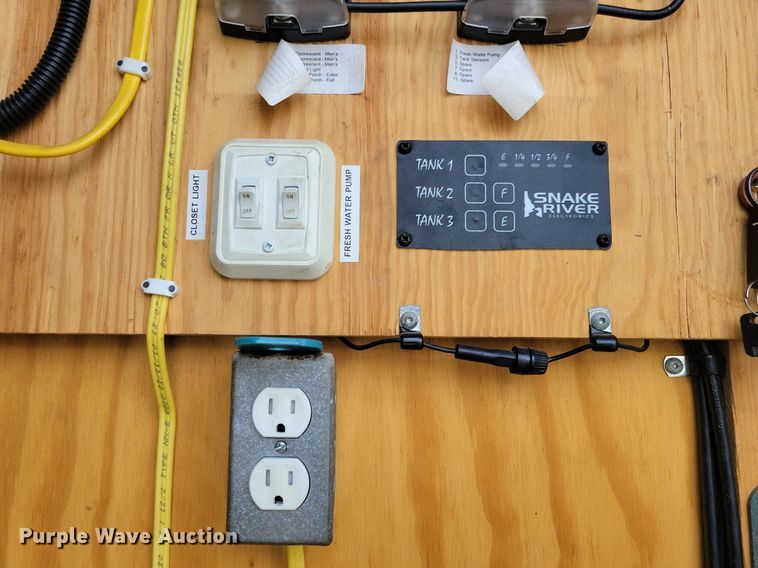 image for item JO9202 2010 Forest River  restroom trailer