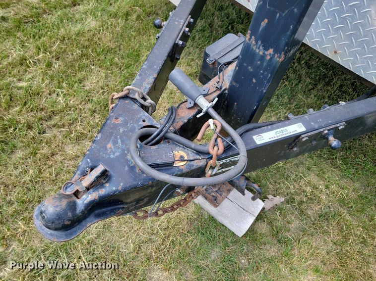 image for item JO9203 1995 Pace American  enclosed cargo trailer