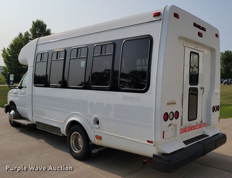 image for item JO9206 2010 Ford E450  shuttle bus